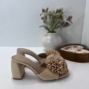 Antonio Melani Glora Raffia Flower Chunky Block Heel Sandal Natural Women 6.5 M
